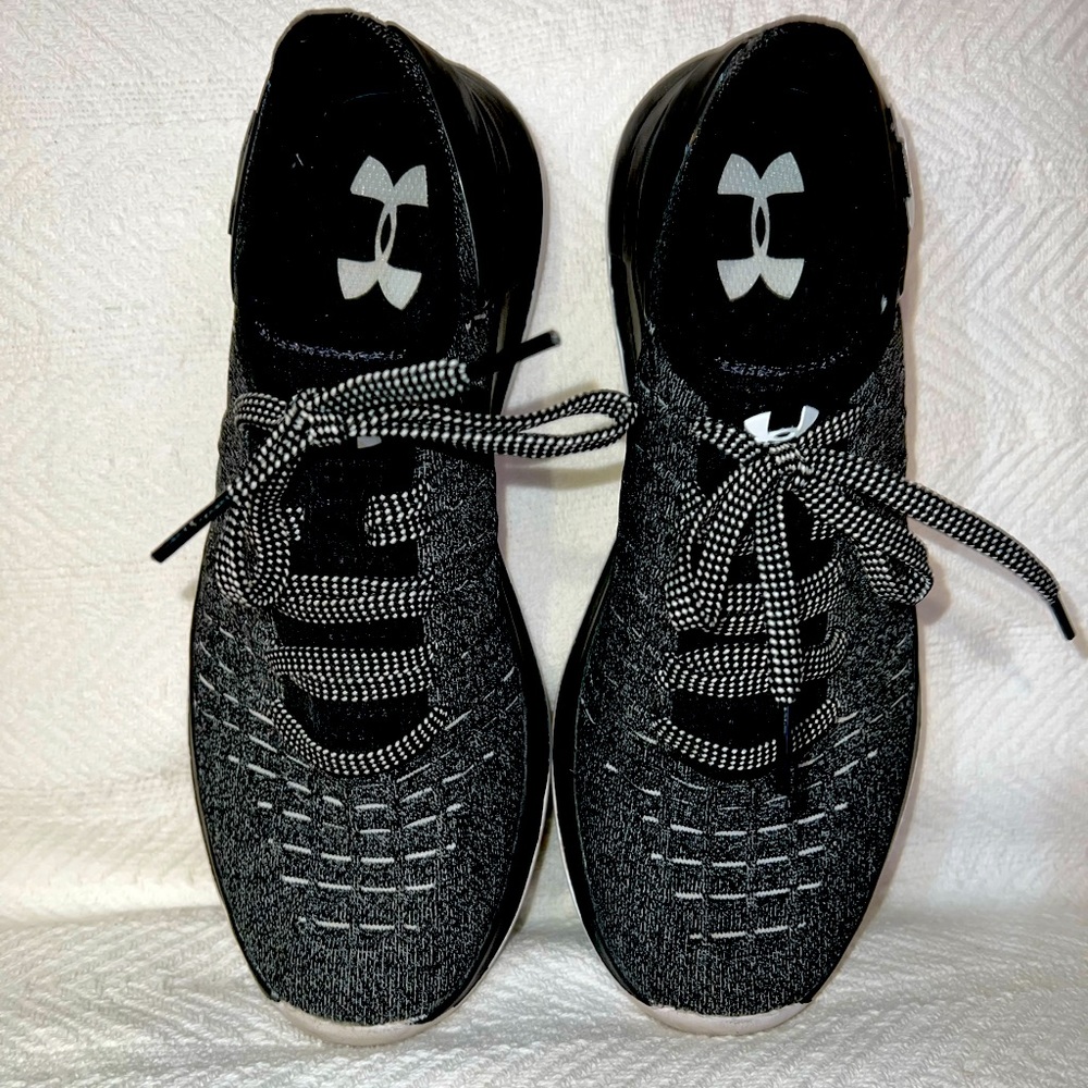 UNDER ARMOUR UA WOMENS RUNNING SHOES SIZE 9